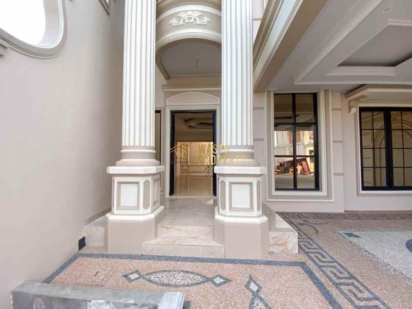 dijual rumah banyuraden