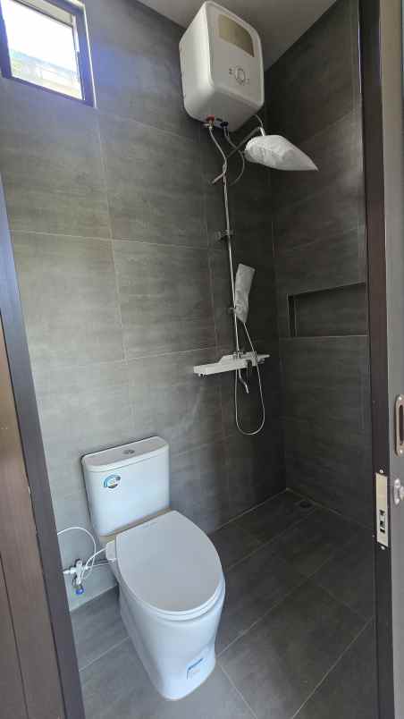 dijual rumah baru 2 lantai siap huni di cinere