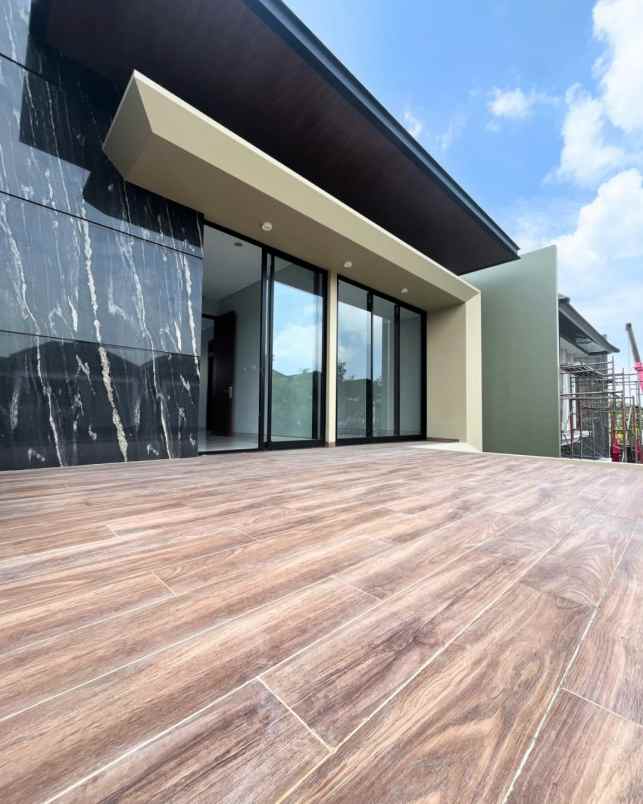 dijual rumah baru gress di citraland cluster woodland