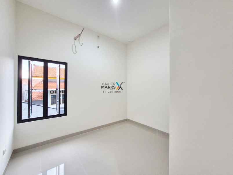 dijual rumah baru gress di rungkut akses enak