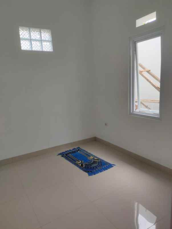 dijual rumah baru jln kolonel masturi