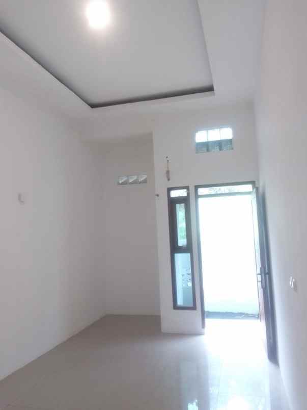 dijual rumah baru siap huni di kolmas cipageran