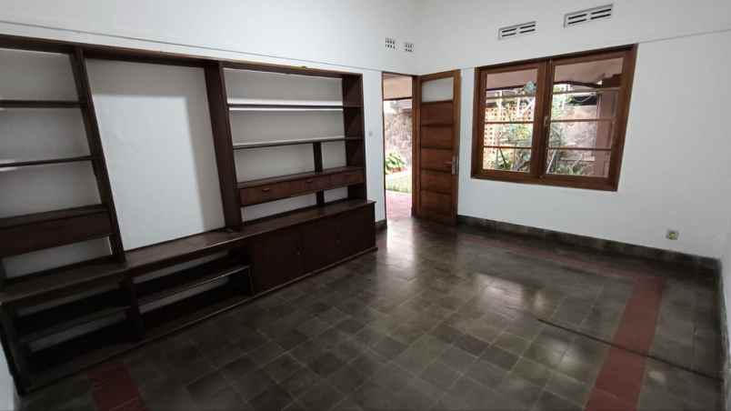 dijual rumah belanda terawat non heritage di bandung