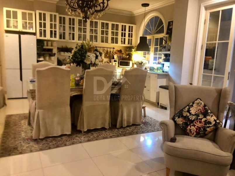 dijual rumah bergaya mediterania di les belles mainson