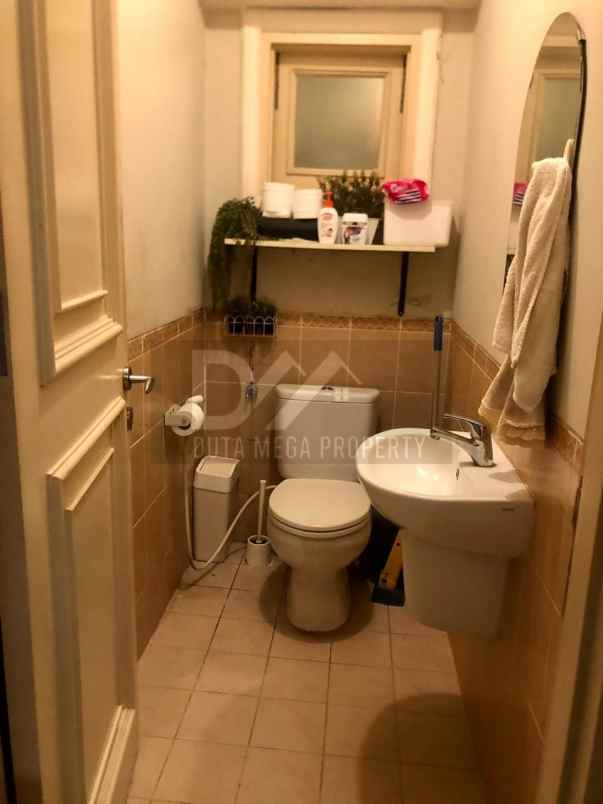 dijual rumah bergaya mediterania di les belles mainson