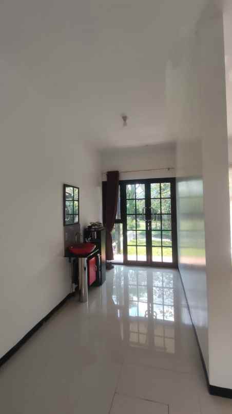 dijual rumah bsb village aurora garden