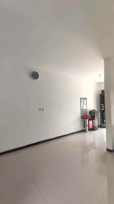 dijual rumah bsb village aurora garden