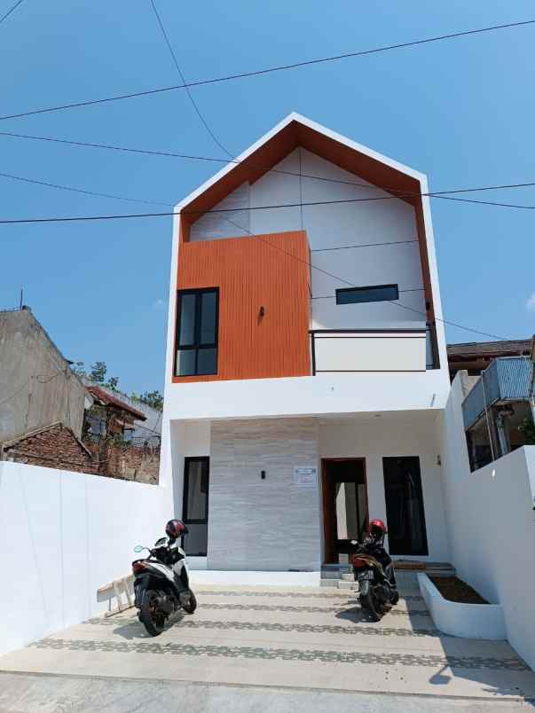 Rumah Dijual 2 Lantai Lux Siap Huni Di Sayap Bkr Buahbatu Bandung