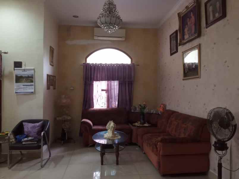 dijual rumah buaran