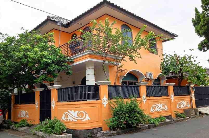 dijual rumah buaran