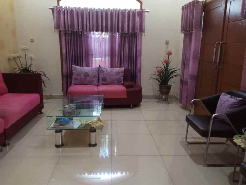 dijual rumah buaran