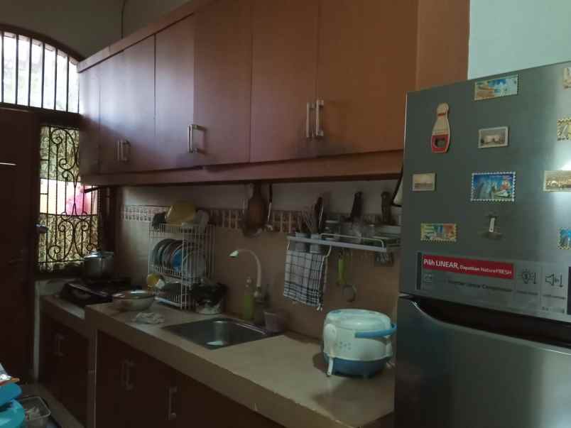dijual rumah buaran