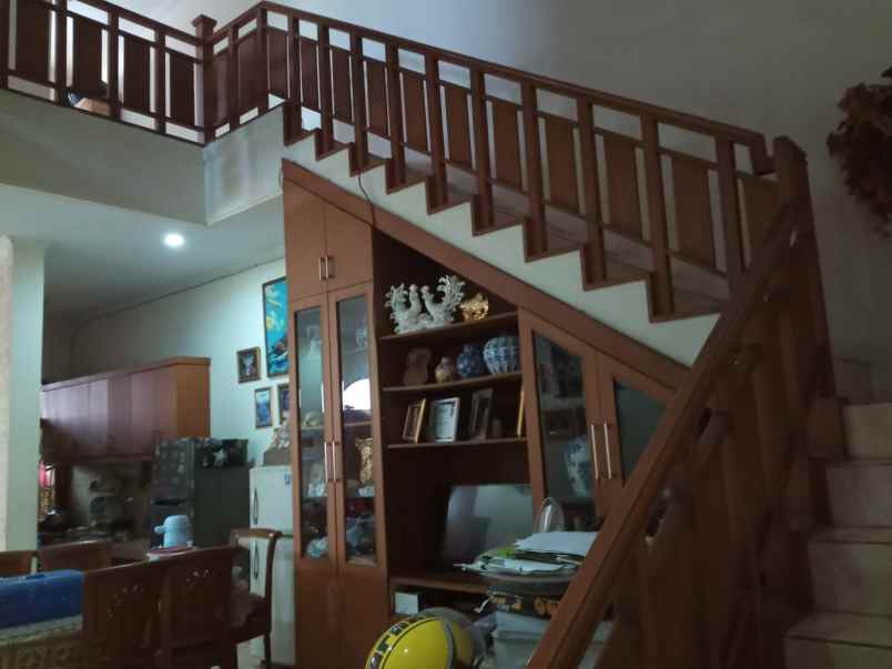 dijual rumah buaran