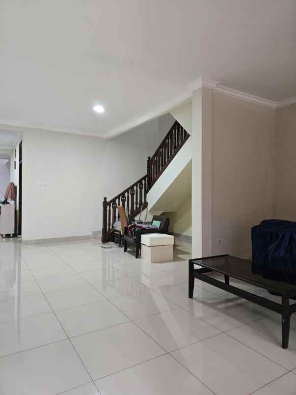 dijual rumah bub di griya inti sentosa