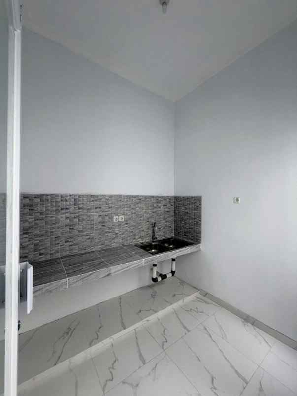 dijual rumah bukit palma