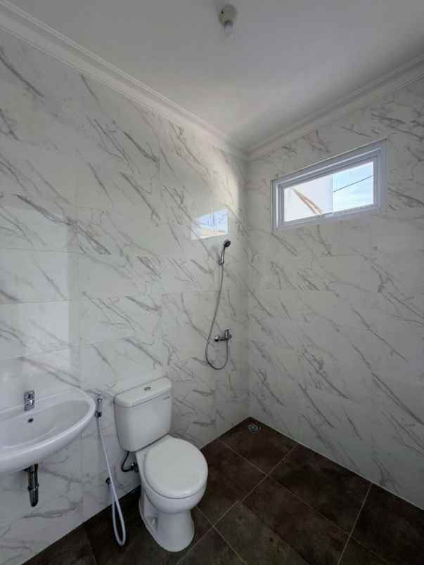 dijual rumah bukit palma