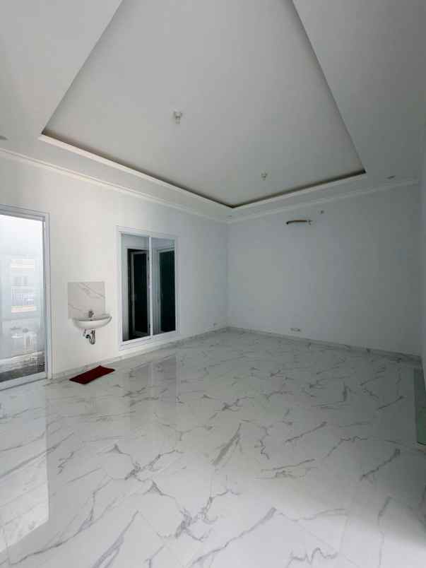 dijual rumah bukit palma