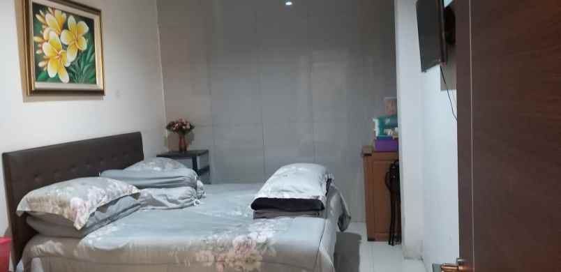 dijual rumah cantik komplek ciwaruga full furnished