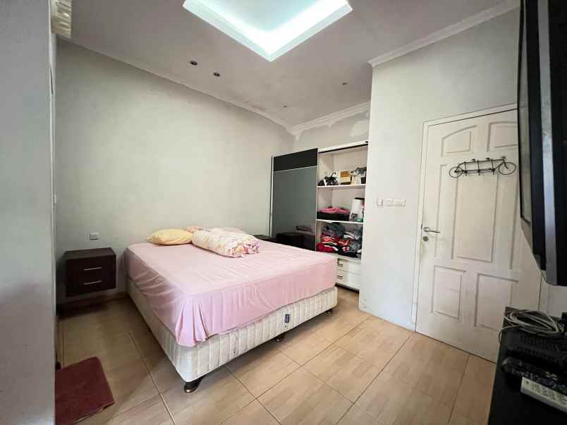 dijual rumah cantik komplek di pamulang