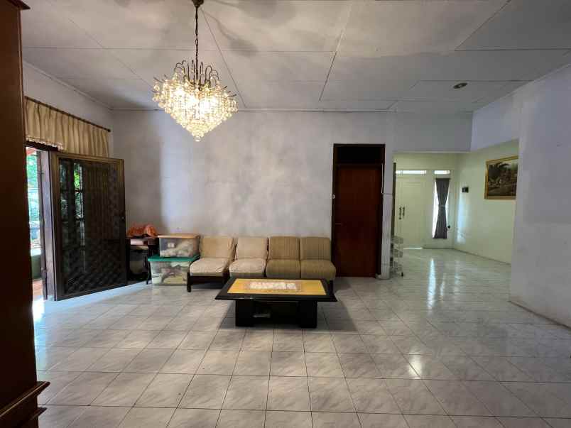 dijual rumah cantik komplek di pamulang
