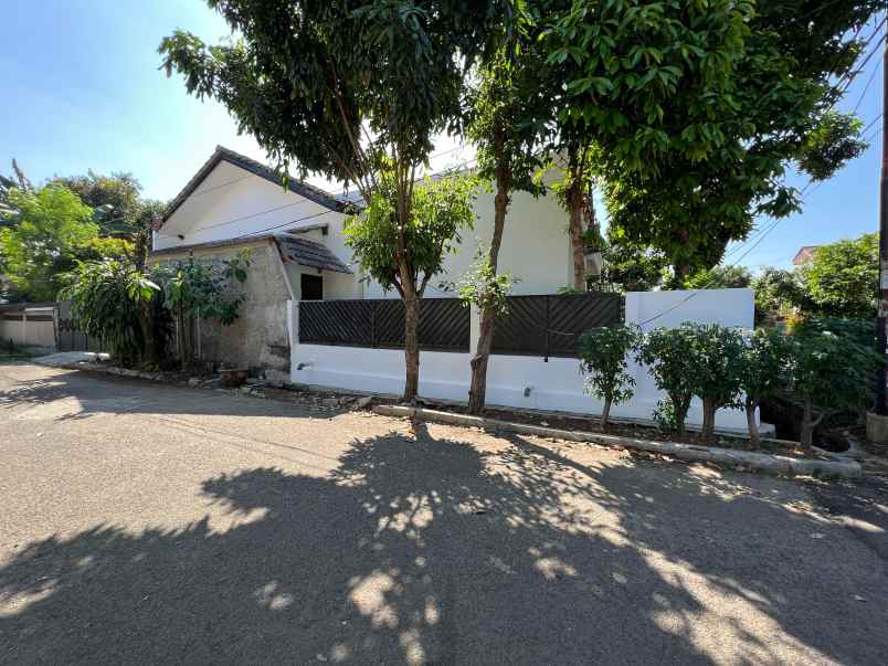 dijual rumah cantik komplek di pamulang