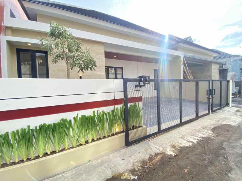 dijual rumah caturharjo
