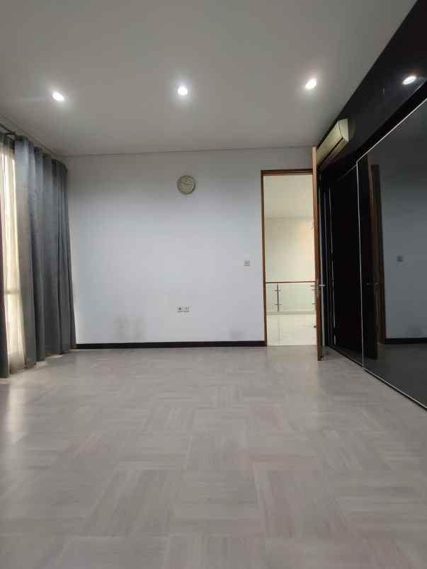 dijual rumah cempaka putih timur