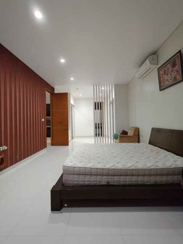 dijual rumah cempaka putih timur