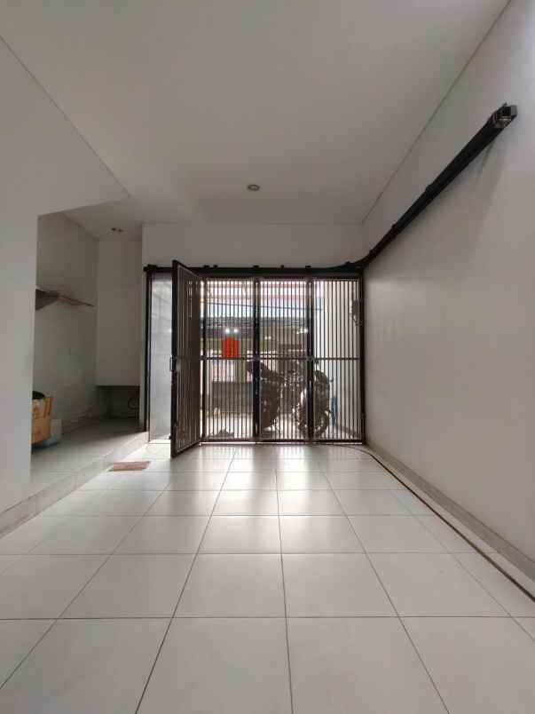 dijual rumah cempaka putih timur