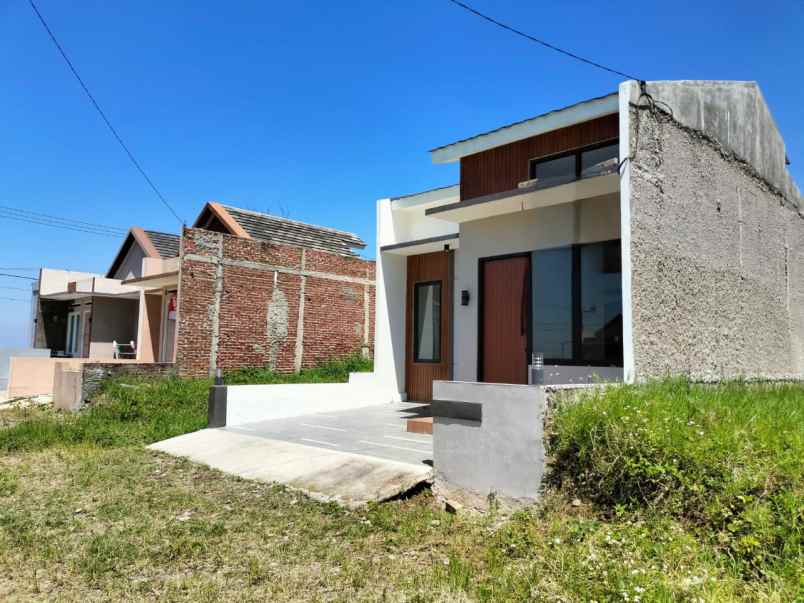 dijual rumah cihanjuang