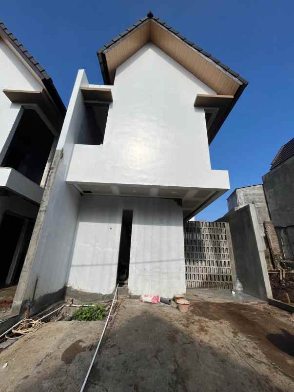 dijual rumah cihanjuang cimahi utara