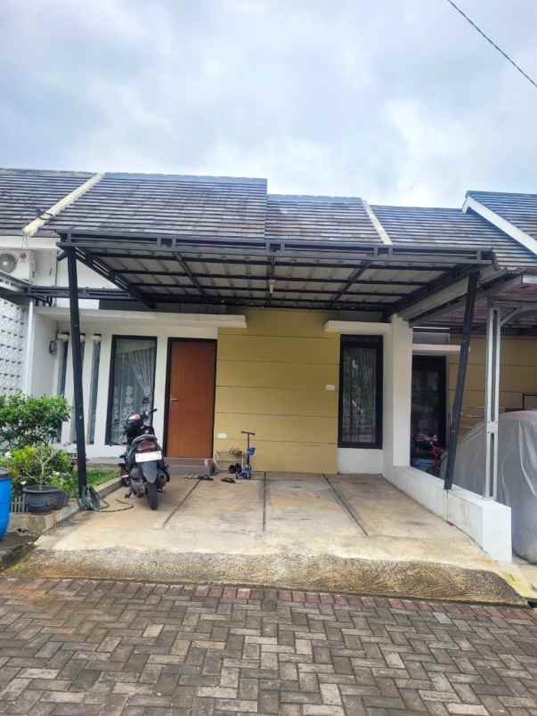 Rumah Dalam Perumahan Ramai Di Cijambe Pasirjati Ujung Berung Bandung