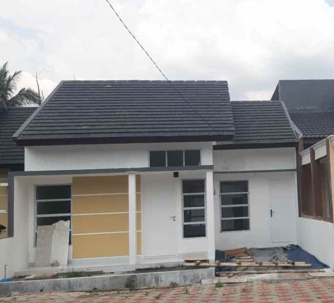 dijual rumah cikaret bogor selatan