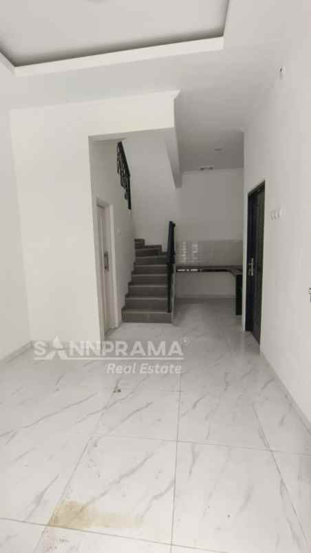 dijual rumah cimanggis