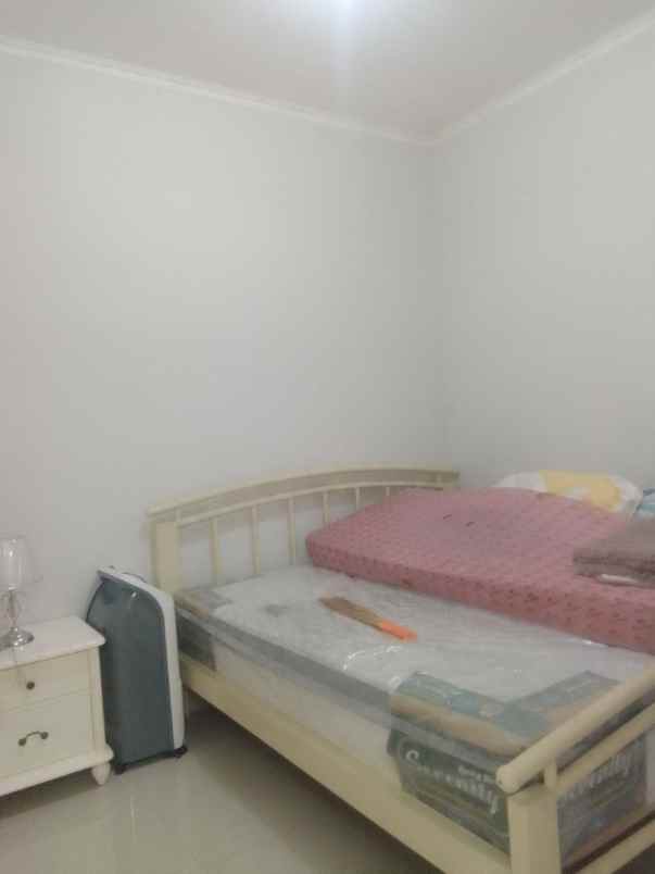 dijual rumah cipageran