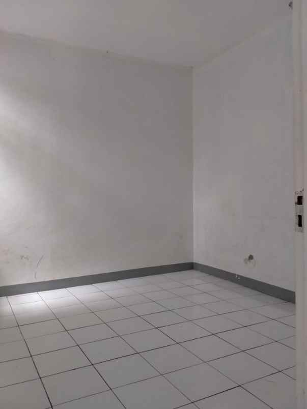 dijual rumah cipageran