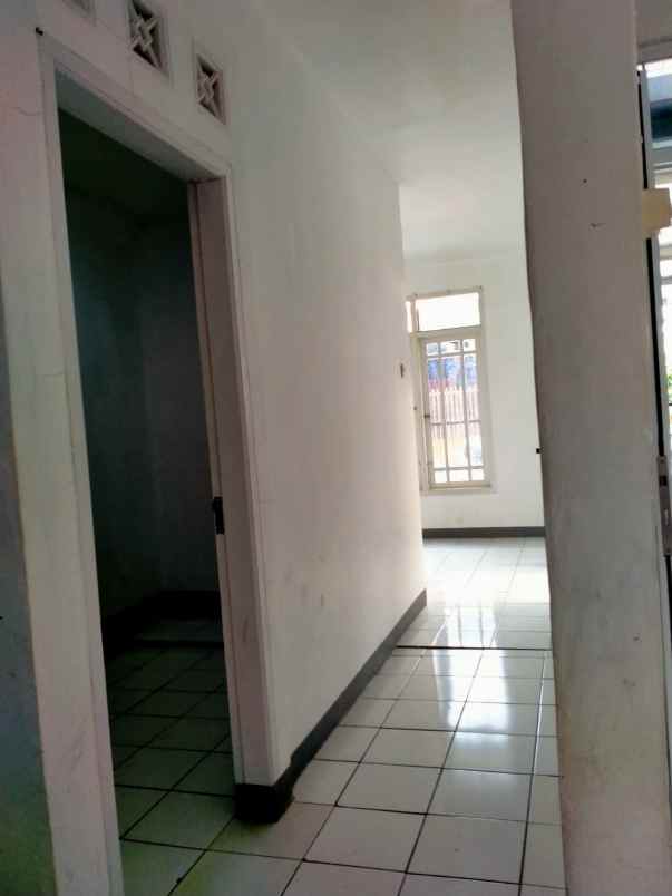 dijual rumah cipageran