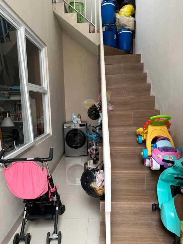 dijual rumah cipageran