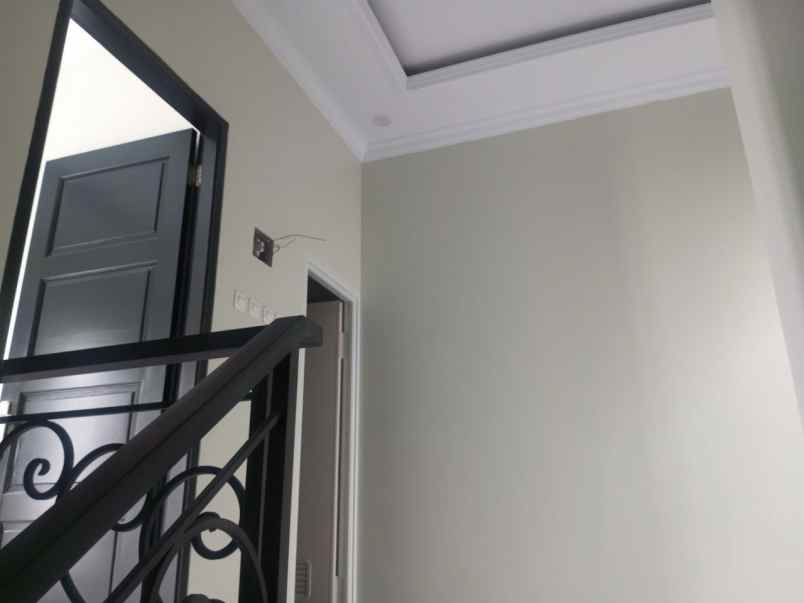 dijual rumah cipedak