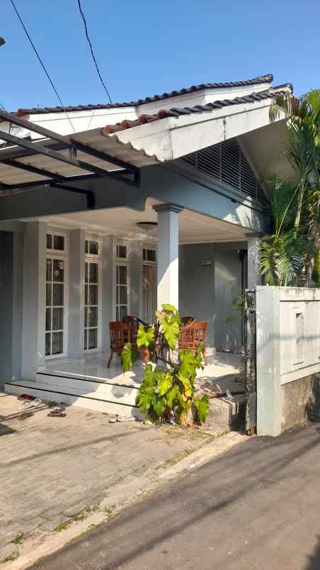 dijual rumah ciputat timur