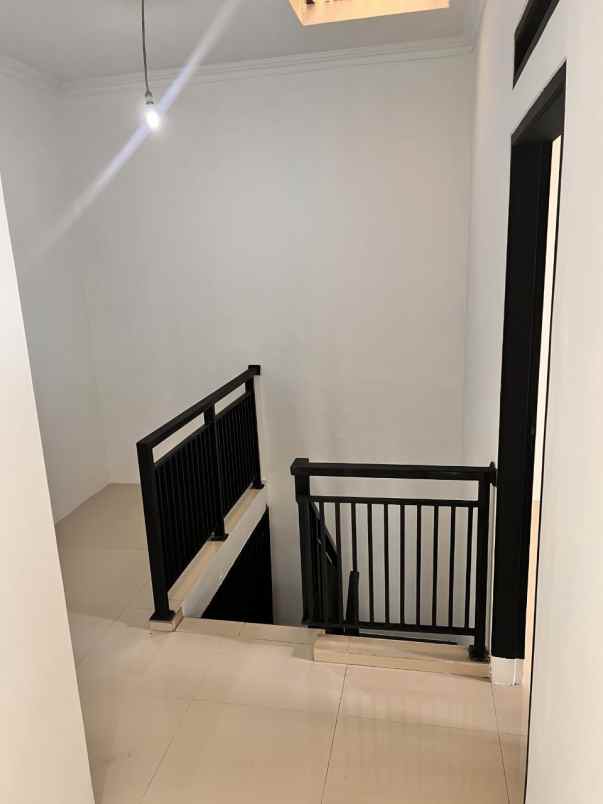 dijual rumah cisaranten kulon