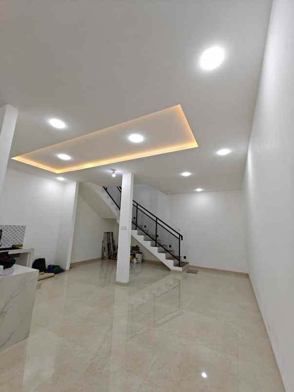 dijual rumah citra 2