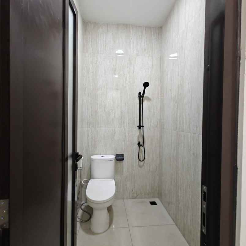 dijual rumah citra 2