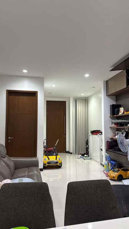 dijual rumah citraland utama buona vista