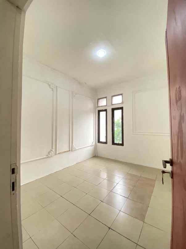 dijual rumah cluster antapani regency