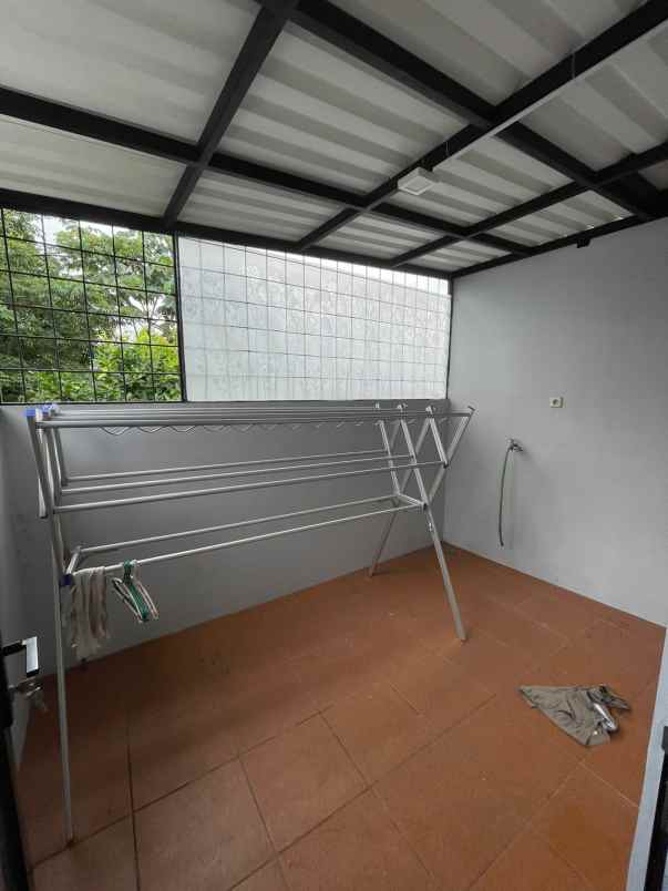 dijual rumah cluster aquina town house