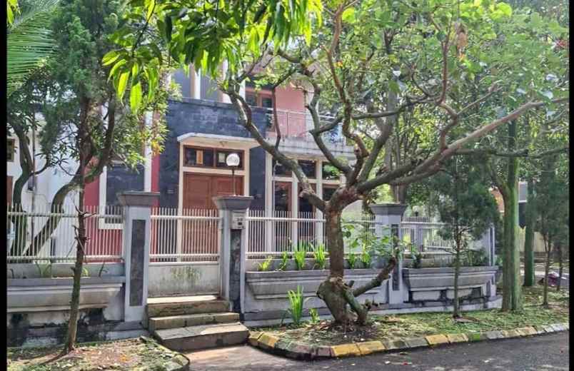 dijual rumah cluster batununggal