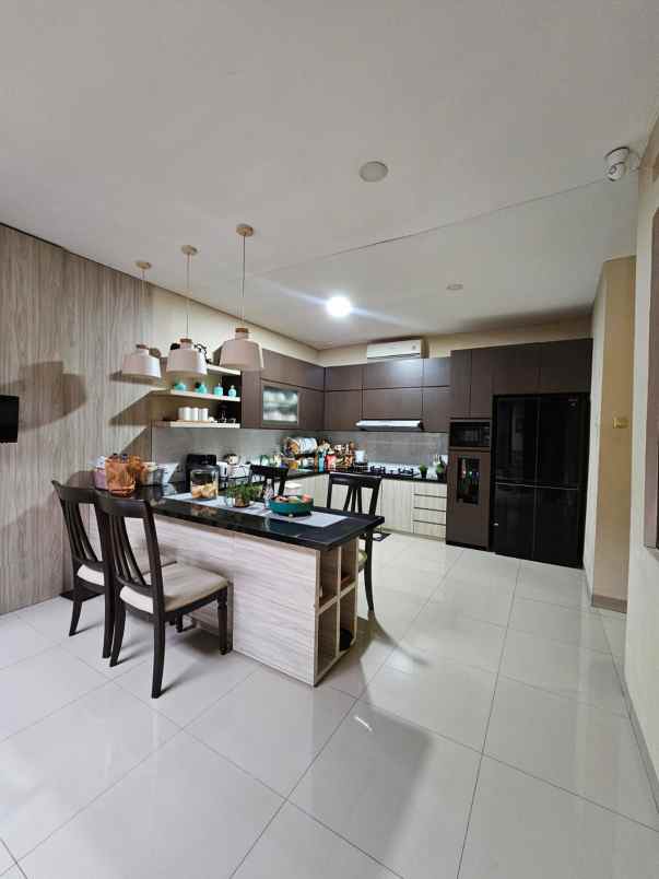 dijual rumah cluster batununggal indah