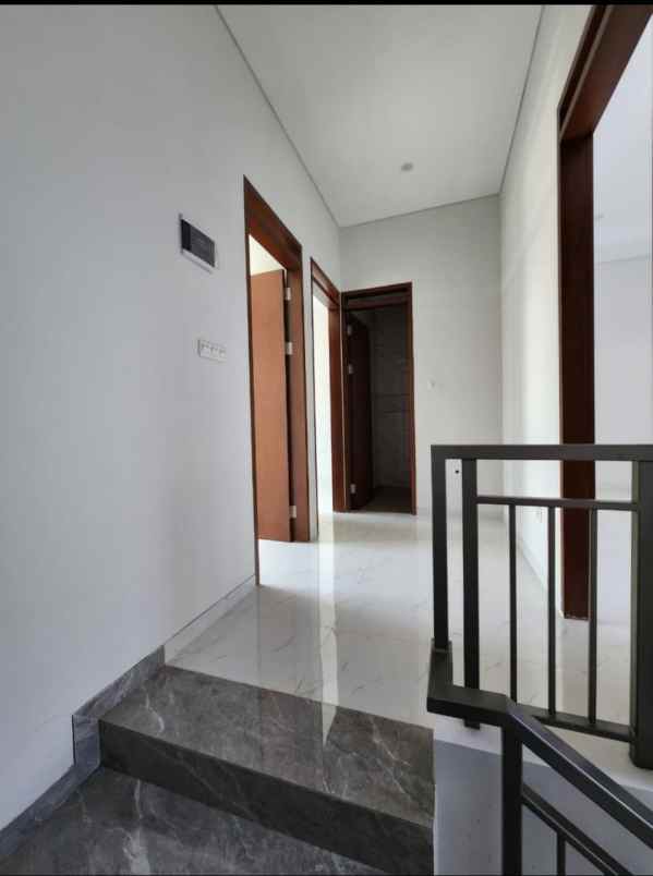 dijual rumah cluster batununggal indah