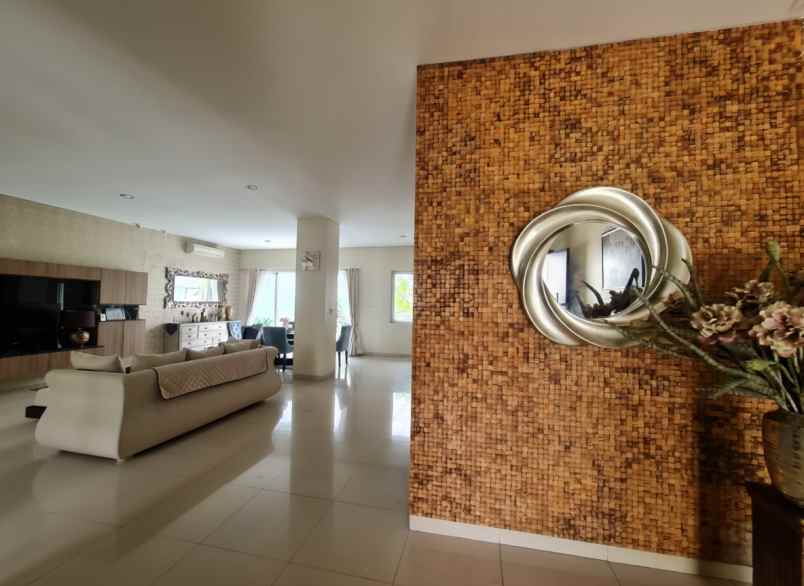 dijual rumah cluster dbanyan jgc